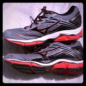 MIZUNO WAVE ENIGMA 6 ! SIZE 10.5W !